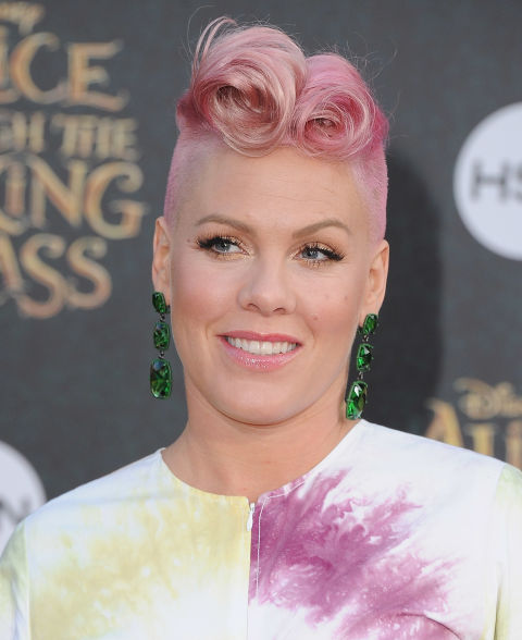 Halsey Capelli Corti