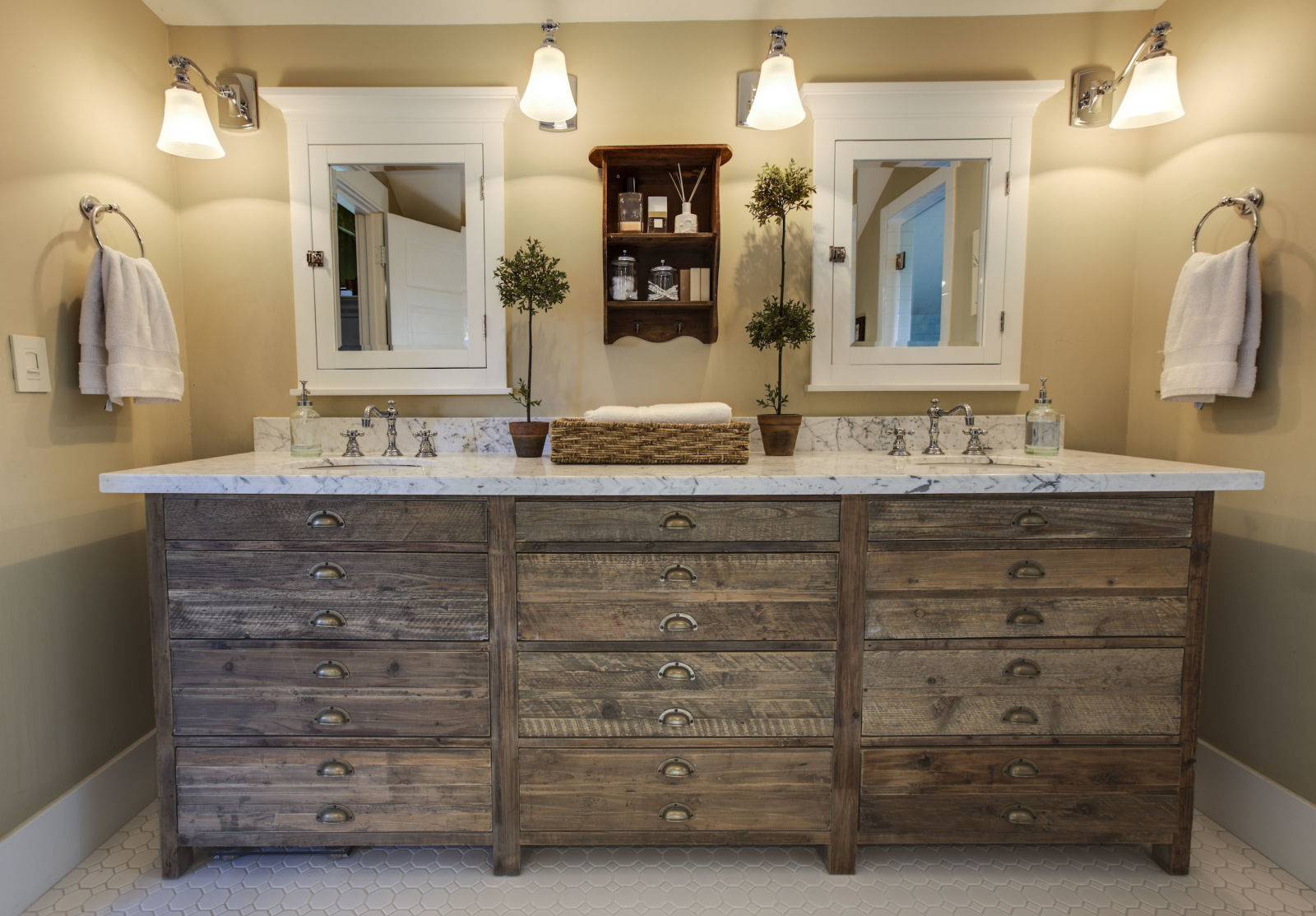 11 modi astuti per organizzare un bagno a prova di beauty routine Creativo bagno Ospiti